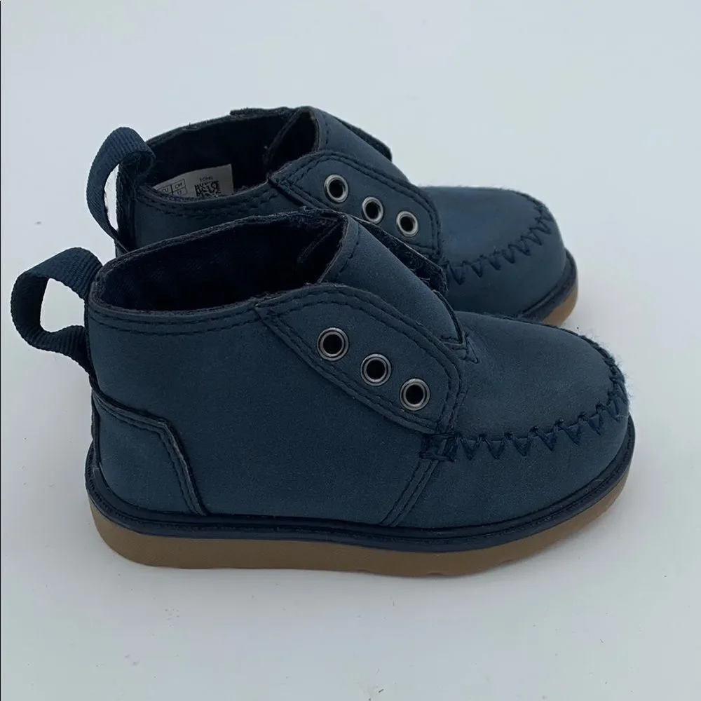 Toms Blue Moccasins with Suede Texture chukka boots size 6 toddler nwot
